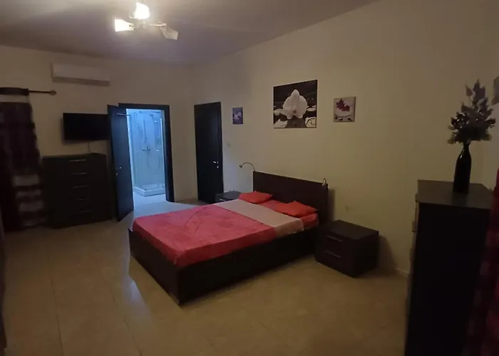 Inessa's Flat Pietà